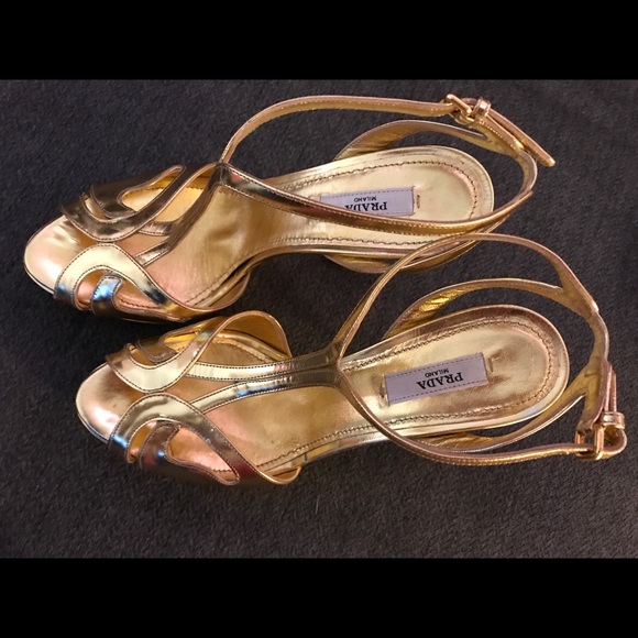 NEVER WORN PRADA STILETTOS - Picture 3 of 6